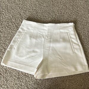 Elegant White Women's Shorts, never worn!